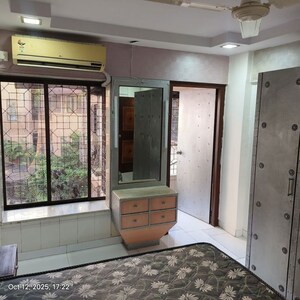 Living Room in 1.5 BHK Apartment at Kanti Apartments, Bandra West – for Rent