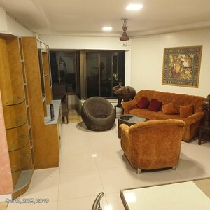Living Room in 1.5 BHK Apartment at Kanti Apartments, Bandra West – for Rent
