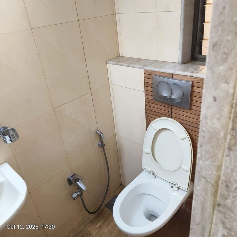 Bathroom, kanti-apartments 1.5 Bedroom 600 Sq.Ft. Apartment In Bandra West Mumbai 10617434