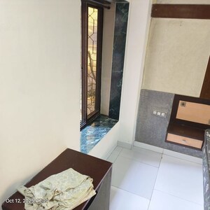 Furnished Amenities in 1.5 BHK Apartment at Kanti Apartments, Bandra West – for Rent
