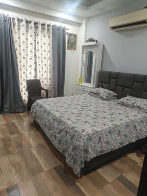 Bedroom in 3 BHK Builder Floor at Hong Kong Bazaar, Sector 57 – for Rent