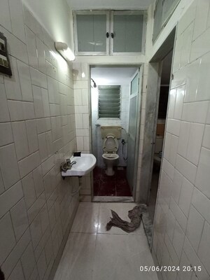 Bathroom in 2.5 BHK Apartment at Geetanjali Apartment Andheri  East, Andheri East – for Rent