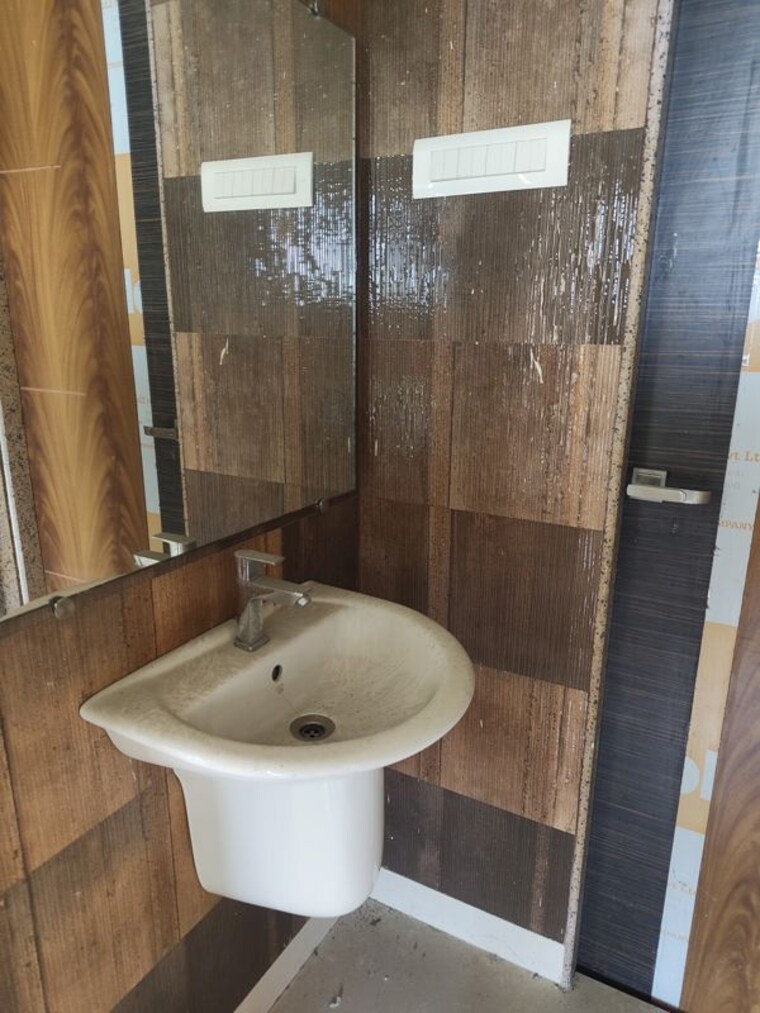 Bathroom, paradise-sai-wonder 1 Bedroom 735 Sq.Ft. Apartment In Kharghar Navi Mumbai 10617436