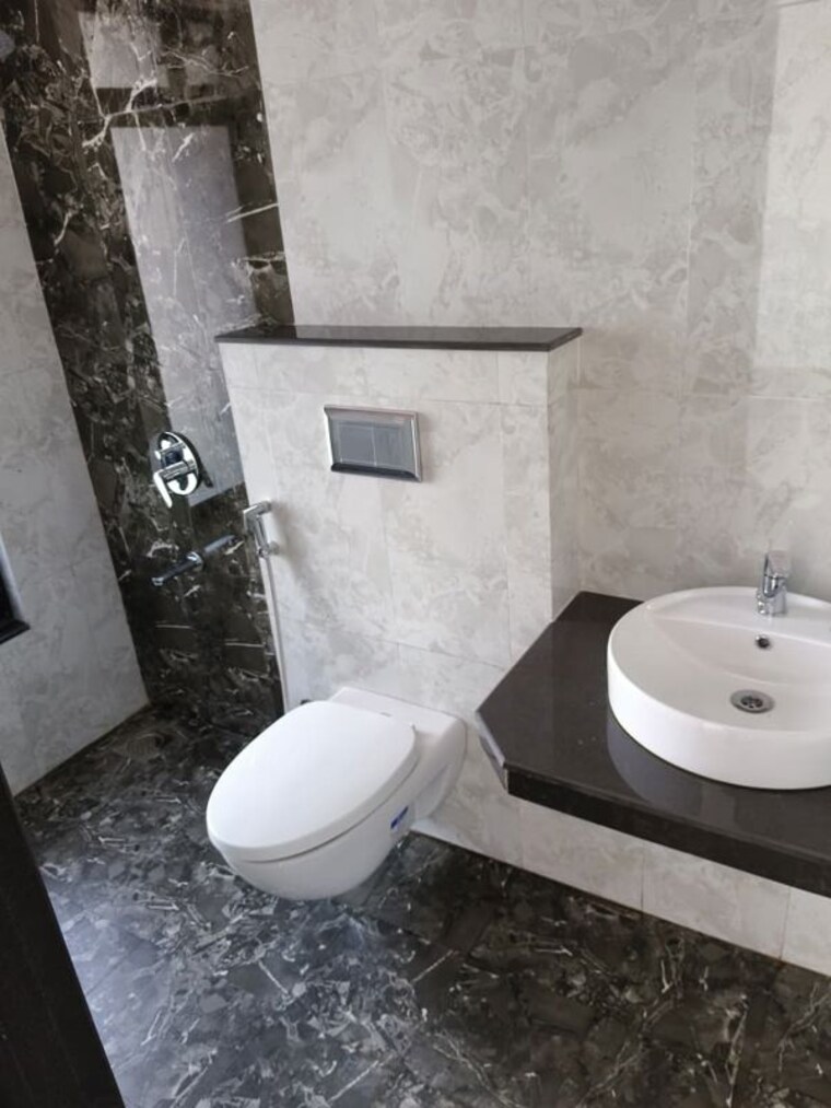 Bathroom, duville-riverdale-grove 2 Bedroom 652 Sq.Ft. Apartment In Kharadi Pune 10617438