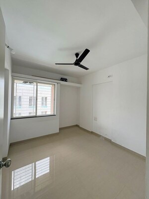 Room in 2 BHK Apartment at Manav Wild Woods, Wagholi – for Rent