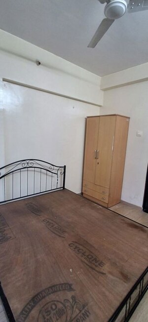 Room in 2 BHK Apartment at The Baya Goldspot, Andheri East – for Rent