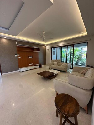 4 BHK Apartment For Rent in Cunningham Road