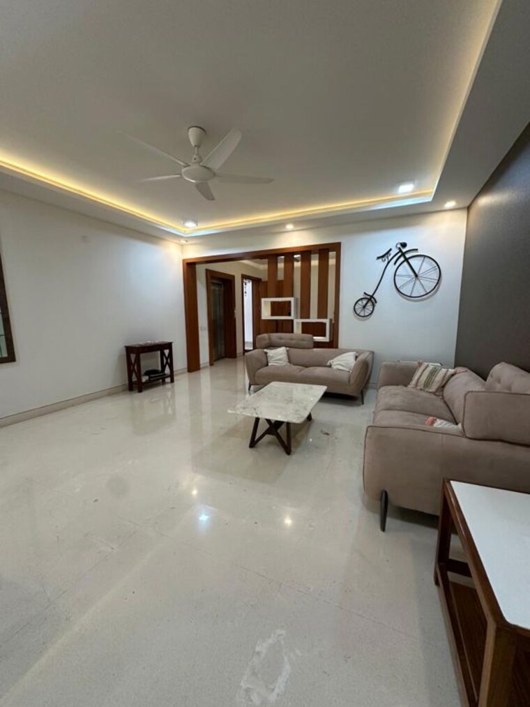 Living Room, cunningham road 4 Bedroom 4535 Sq.Ft. Apartment In Cunningham Road Bangalore 10617466