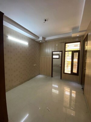 Room in 3 BHK Apartment at NK Savitry Enclave, Vip Road – for Rent