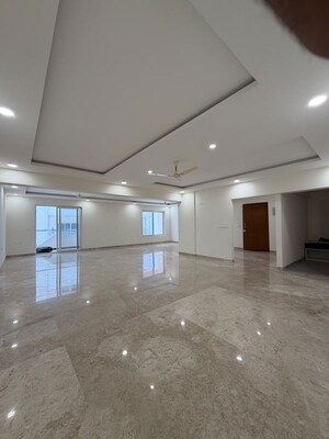Room in 3 BHK Apartment at Brigade Road – for Rent