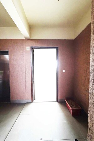 Room in 2 BHK Apartment at Vaishnodevi Circle – for Sale