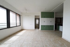 Room in 2 BHK Apartment at Vaishnodevi Circle – for Sale