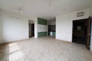 Room in 2 BHK Apartment at Vaishnodevi Circle – for Sale