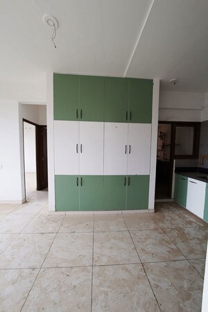 Room in 2 BHK Apartment at Vaishnodevi Circle – for Sale