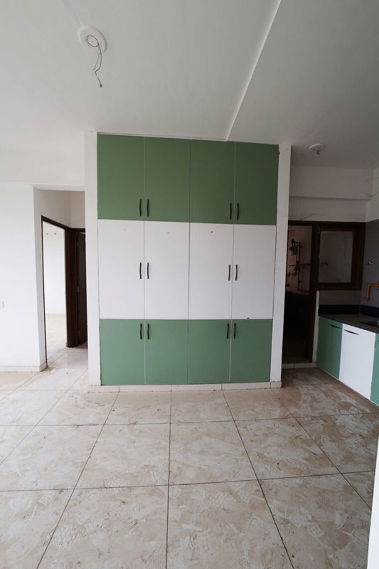 Room, vaishnodevi circle 2 Bedroom 158 Sq.Yd. Apartment In Vaishnodevi Circle Ahmedabad 10617493