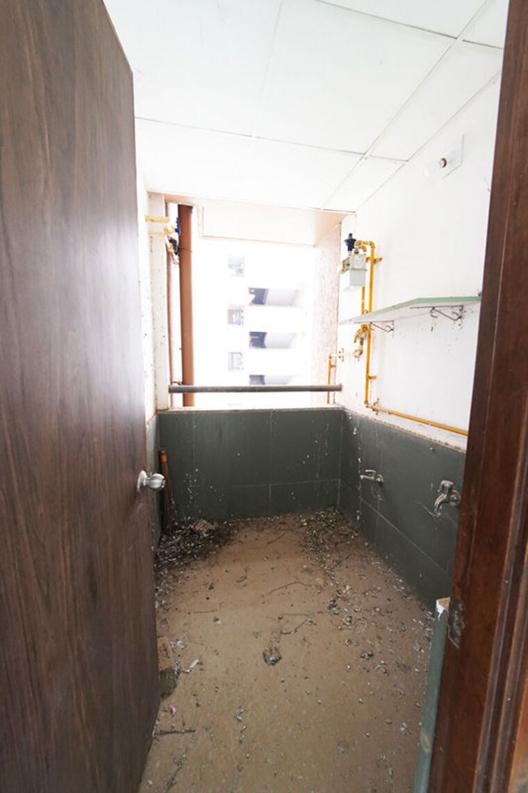 Bathroom, vaishnodevi circle 2 Bedroom 158 Sq.Yd. Apartment In Vaishnodevi Circle Ahmedabad 10617493