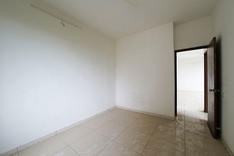 Room, vaishnodevi circle 2 Bedroom 158 Sq.Yd. Apartment In Vaishnodevi Circle Ahmedabad 10617493