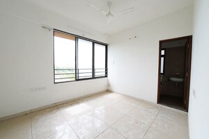 Room in 2 BHK Apartment at Vaishnodevi Circle – for Sale