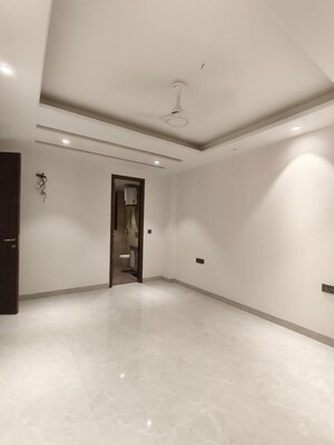 Room in 4 BHK Apartment at Freedom Fighters Enclave – for Rent