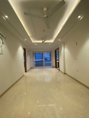 Room in 4 BHK Apartment at Freedom Fighters Vihar – for Rent