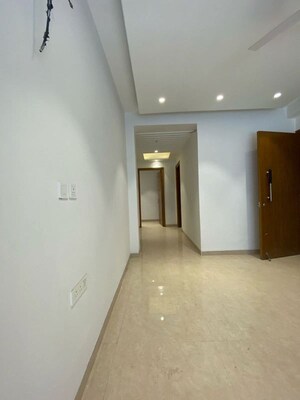 Room in 4 BHK Apartment at Freedom Fighters Vihar – for Rent
