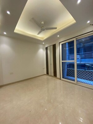 Room in 4 BHK Apartment at Freedom Fighters Vihar – for Rent