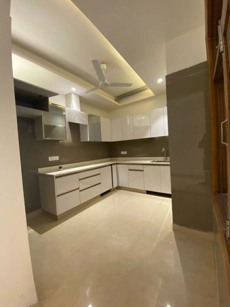 Kitchen, freedom fighters vihar 4 Bedroom 2200 Sq.Ft. Apartment In Freedom Fighters Vihar Delhi 10617513