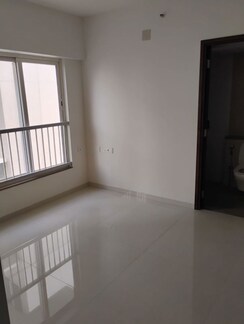 2 BHK + Prayer Room,Servant Room,Study Room,Extra Room,Basement Apartment For Rent in Kalpataru Vivant