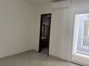 Room in 3 BHK Builder Floor at Palam Vihar Residents Association, Palam Vihar – for Rent