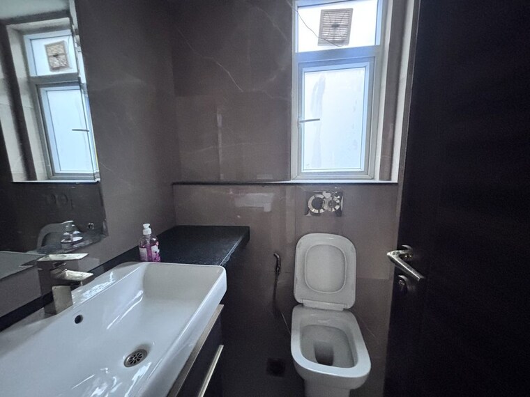 Bathroom, smart-world-orchard 2 Bedroom 1260 Sq.Ft. Apartment In Sector 61 Gurgaon 10617508