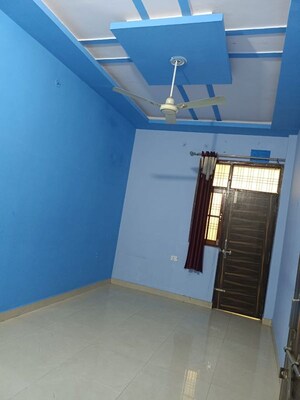 Furnished Amenities in 2 BHK Builder Floor at Kalli Paschim – for Rent