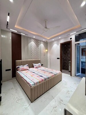 Bedroom in 4 BHK Apartment at Freedom Fighters Vihar – for Rent