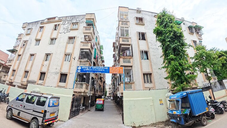 Exterior View, ghatalodia 2 Bedroom 100 Sq.Yd. Apartment In Ghatalodia Ahmedabad 10617581