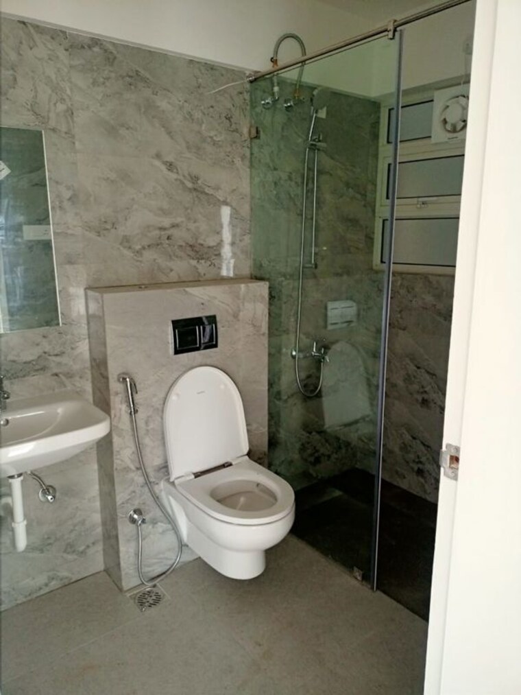Bathroom, vascon-forest-county 3.5 Bedroom 1860 Sq.Ft. Apartment In Kharadi Pune 10617574