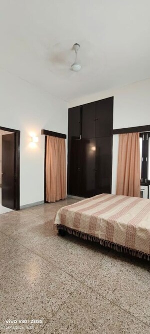 Bedroom in 3 BHK Apartment at Defence Colony – for Rent