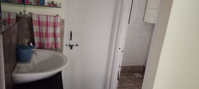 Bathroom, kumbare-park-society 2 Bedroom 700 Sq.Ft. Apartment In Kothrud Pune 10617554