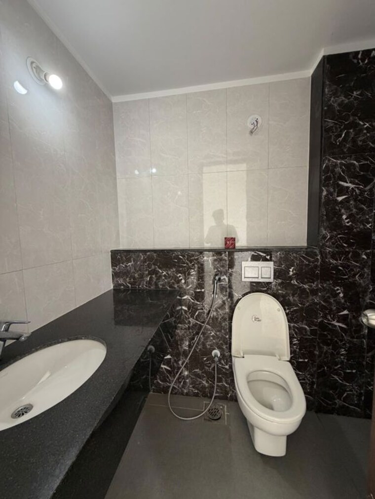Bathroom, lodha-palava-city 3 Bedroom 1196 Sq.Ft. Apartment In Dombivli East Thane 10609225