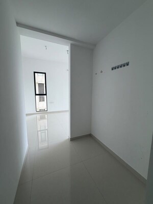Room in 3 BHK Apartment at Lodha Palava City, Dombivli East – for Rent