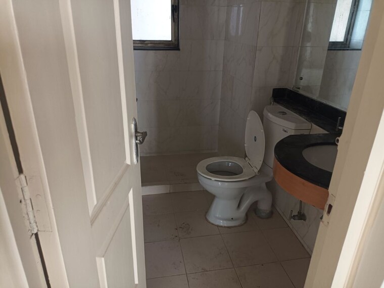 Bathroom, sector 23 3 Bedroom 1500 Sq.Ft. Builder Floor In Sector 23 Gurgaon 10617611