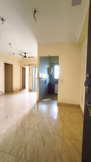 Room in 2 BHK Apartment at Gaur City 7th Avenue, Sector 4 Greater Noida – for Rent