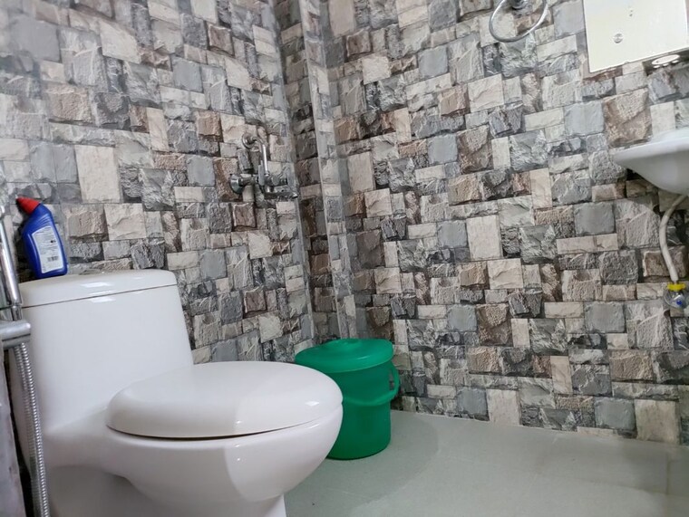 Bathroom, sushant lok i Studio 350 Sq.Ft. Builder Floor In Sushant Lok I Gurgaon 10617620