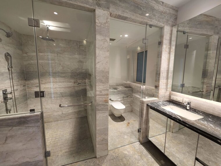 Bathroom, sector 23 3 Bedroom 1500 Sq.Ft. Builder Floor In Sector 23 Gurgaon 10617537