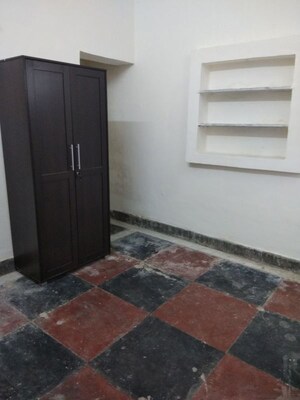 Room in 2 BHK Independent House at Beta I Greater Noida – for Rent