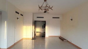 Room in 3 BHK Builder Floor at Sector 21 – for Rent