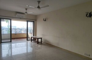 Room in 3 BHK Builder Floor at Sector 23 – for Rent