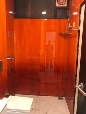Furnished Amenities in 3 BHK Apartment at Defence Colony – for Rent