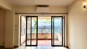 Room in 3 BHK Builder Floor at Palam Vihar Residents Association, Palam Vihar – for Rent