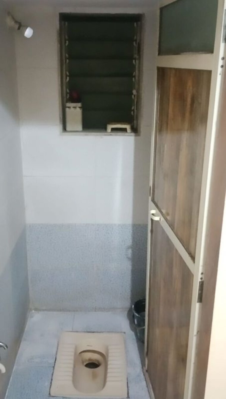 Bathroom, tilak nagar 1 Bedroom 450 Sq.Ft. Apartment In Tilak Nagar Thane 10617640