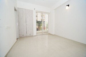 Room in 3 BHK Apartment at Sam Palm Olympia, Sector 16c Greater Noida – for Sale