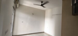 Room in 3 BHK Apartment at Dhoot Time Residency, Sector 63 – for Rent